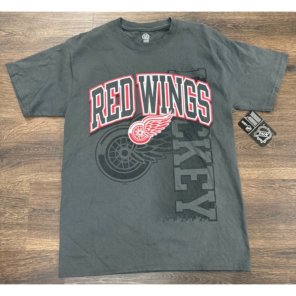 Detroit Red Wings NHL Distressed Graphic T-Shirt Mens M Charcoal NWT
